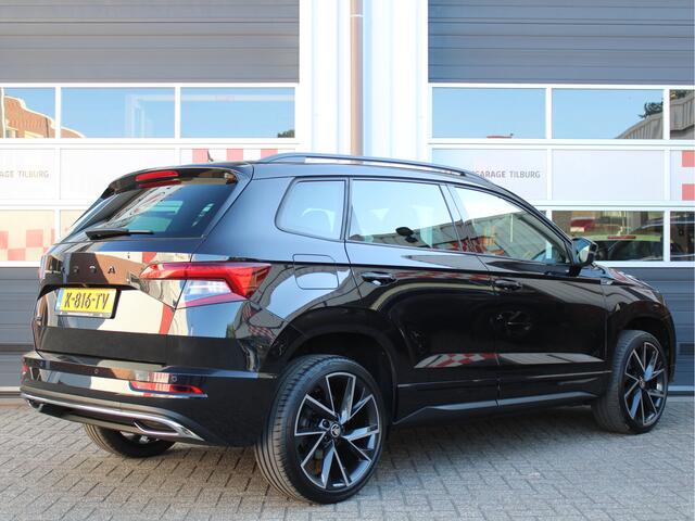 Skoda Karoq 1.5 TSI ACT Sportline Business Automaat /NAVI/PDC/Camera/CANTON/LED/19'LM/Virtual Cockpit/Carplay/Keyless/NAP! 1e eig!