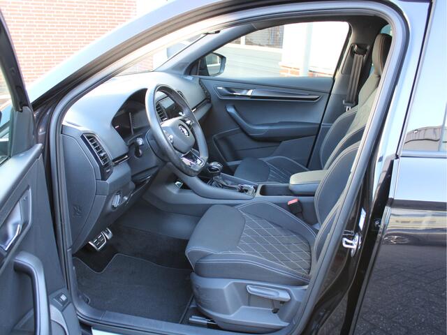 Skoda Karoq 1.5 TSI ACT Sportline Business Automaat /NAVI/PDC/Camera/CANTON/LED/19'LM/Virtual Cockpit/Carplay/Keyless/NAP! 1e eig!