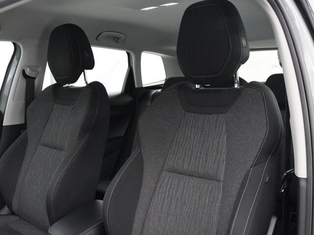 Skoda Karoq 1.5 TSI ACT Business Edition | Stoelverwarming | Navigatie | Carplay | Sfeerverlichting | Climate control | Park assist | Trekhaak