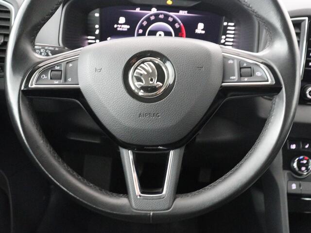 Skoda Karoq 1.5 TSI ACT Business Edition | Stoelverwarming | Navigatie | Carplay | Sfeerverlichting | Climate control | Park assist | Trekhaak