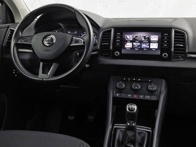 Skoda Karoq 1.5 TSI ACT Sport 150Pk (APPLE CARPLAY, CLIMATE, STOELVERWARMING, GETINT GLAS, SPORTSTOELEN, PARKEERSENSOREN, CRUISE, NIEUWSTAAT)