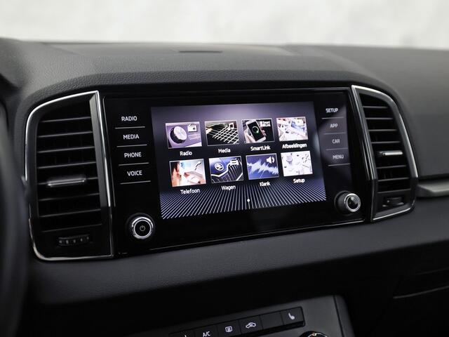 Skoda Karoq 1.5 TSI ACT Sport 150Pk (APPLE CARPLAY, CLIMATE, STOELVERWARMING, GETINT GLAS, SPORTSTOELEN, PARKEERSENSOREN, CRUISE, NIEUWSTAAT)