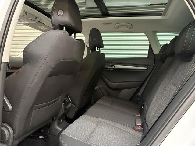 Skoda Karoq 1.5 TSI ACT/PANORAMA/PDC/CAM/19INCH/TREKH/KEY-LESS/ 1e EIG/ENZ
