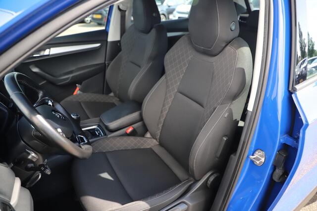 Skoda Karoq 1.0 TSI Business Edition Trekhaak Navigatie Carplay Android Climate Adaptive Cruise LMV Parkeersensor