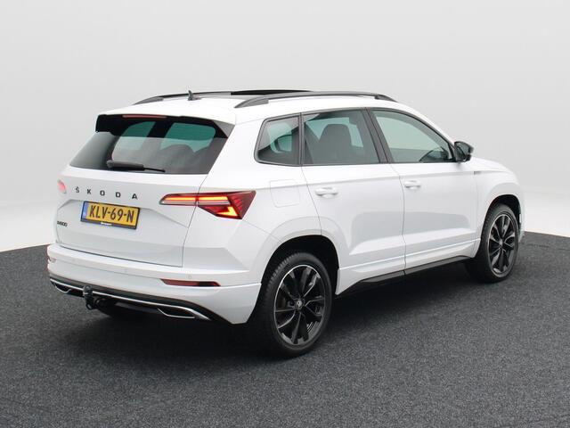 Skoda Karoq 1.5 TSi 150 Pk Automaat Sportline Business | Trekhaak | Stoel/Stuurverwarming | Panorama dak | Matrix LED | Camera | CarPlay | Parkeersensoren | 18 Inch | 50.137 Km !!