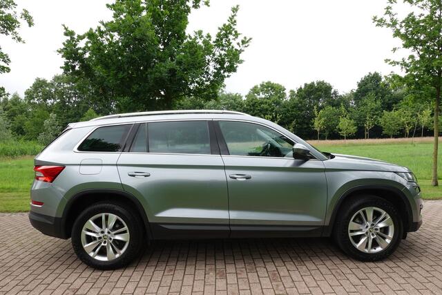 Skoda Kodiaq 1.4 TSI ACT Ambition Business | Adative cruise control | Elektr.Trekhaak | Stoelverwarming | LED | Achteruitrijcamera | NAVI | CarPlay |