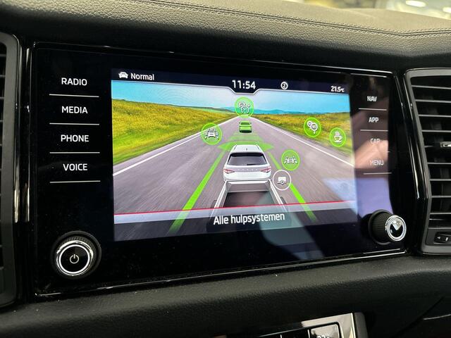 Skoda Kodiaq 1.5 Tsi 150pk DSG Sportline Business 7p. · Camera · 7.Persoons · Elek. Trekhaak · Keyless · Elek. Achterklep · Elek. Bestuurdersstoel · 19'' Inch · Garantie t/m 22-05-2027 of 100.000km