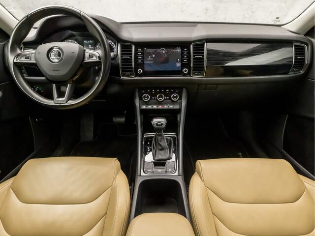 Skoda Kodiaq 1.4 TSI ACT Sport 150Pk Automaat (PANORAMADAK, APPLE CARPLAY, GROOT NAVI, 360 CAMERA, MEMORY SEATS, LEDER, STOELVERWARMING, GETINT GLAS, ELEK ACHTERKLEP, NIEUWE APK, NIEUWSTAAT)