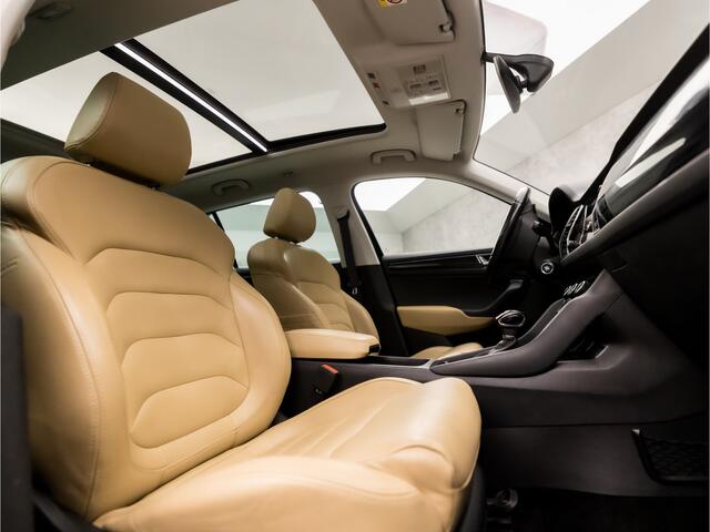 Skoda Kodiaq 1.4 TSI ACT Sport 150Pk Automaat (PANORAMADAK, APPLE CARPLAY, GROOT NAVI, 360 CAMERA, MEMORY SEATS, LEDER, STOELVERWARMING, GETINT GLAS, ELEK ACHTERKLEP, NIEUWE APK, NIEUWSTAAT)