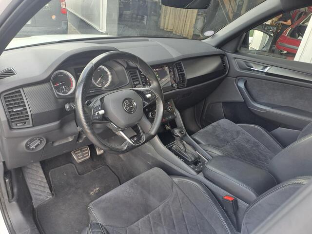 Skoda Kodiaq 1.5 TSI Sportline Business, 7-Persoons, Trekhaak, Camera, Mermory stoelen,