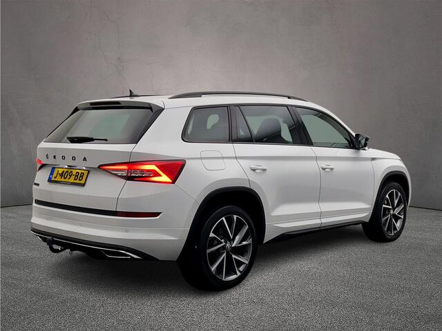 Skoda Kodiaq Sportline Business 1.5 TSI 150pk DSG Automaat Trekhaak, Panoramadak, CANTON audio, Adaptive cruise control, Navigatie, Achteruitrijcamera, LED verlichting