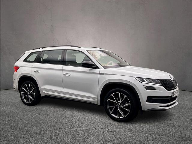 Skoda Kodiaq Sportline Business 1.5 TSI 150pk DSG Automaat Trekhaak, Panoramadak, CANTON audio, Adaptive cruise control, Navigatie, Achteruitrijcamera, LED verlichting