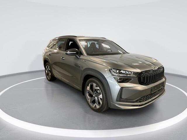 Skoda Kodiaq 1.5 Tsi 204pk DSG PHEV Sportline Business · Keyless · Camera · Elek.Voorstoelen · Elek. Trekhaak · Elek. Achterklep · Stoel& Stuur Verwarming · 19'' Inch · Garantie t/m 24-03-2028 of 100.000km