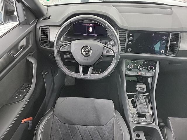 Skoda Kodiaq 1.5 TSI Sportline Business, 7-Persoons, Trekhaak, Panoramadak, Memory stoelen,
