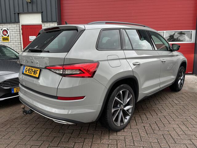 Skoda Kodiaq 2.0 TSI 4x4 Sportline Business TREKHAAK / PANORAMADAK / FULL LED / CAMERA / CANTON / KEYLESS / STOELVERW / SFEER / NL-AUTO / 1STE EIG