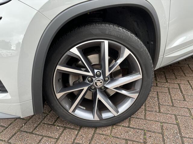 Skoda Kodiaq 2.0 TSI 4x4 Sportline Business TREKHAAK / PANORAMADAK / FULL LED / CAMERA / CANTON / KEYLESS / STOELVERW / SFEER / NL-AUTO / 1STE EIG