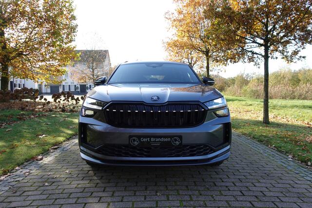 Skoda Kodiaq 1.5 TSI Sportline Business 7p. | Trekhaak elek. | Panodak | Head Up | CarPlay | Alcantara | Navi | Camera | Cruise Control | Stuurwielverw. | Stoelverw. |