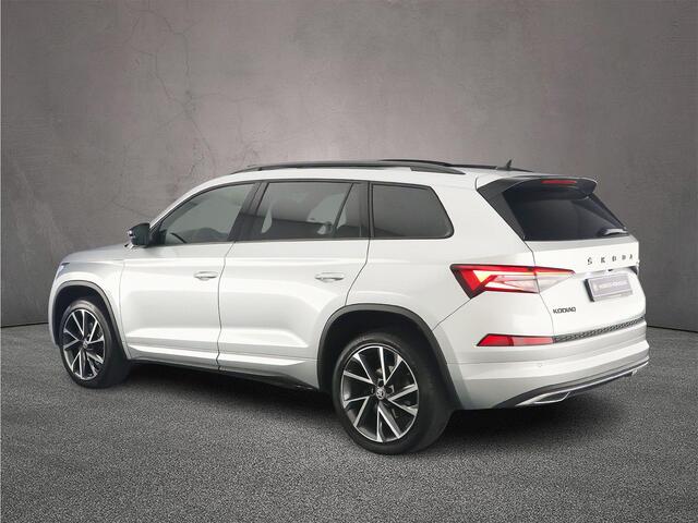Skoda Kodiaq Sportline Business 7p. 1.5 TSI 150pk DSG Automaat Trekhaak, 3e zitrij, Navigatie, Panoramadak, Adaptive cruise control, Achteruitrijcamera, LED matrix koplampen