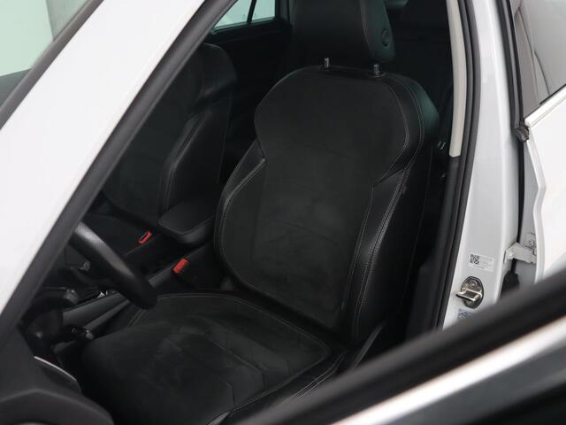 Skoda Kodiaq 1.5 TSI Business Edition Plus | Panoramadak | Trekhaak | Stoelverwarming | Adaptive cruise | Camera | Carplay | Achterbankverwarming | Virtual Cockpit | Keyless | Full LED