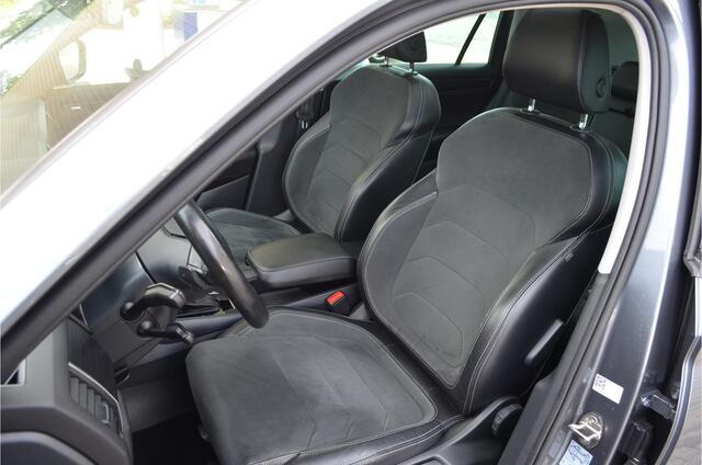 Skoda Kodiaq 1.5 TSI Autom. Sfeerverl. Pano | Trekhaak 1800KG | Leer / Alcantara | CANTON | a.Camera | Carplay | DAB | Stoelverwarming