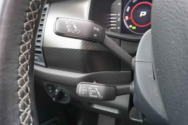 Skoda Kodiaq 7-Pers 1.5 TSI Sportline 7p. Pano.dak Trekhaak 20"LMV Full option Business