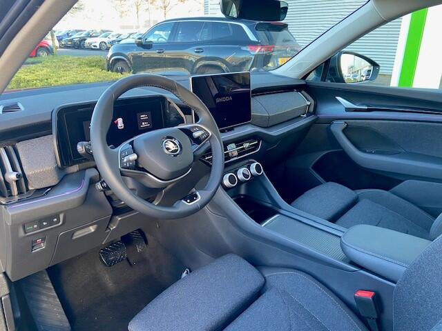 Skoda Kodiaq 1.5 TSI PHEV Business Edition / App. connect / Parkeersensoren V+A / Achteruitrijcamera / Trekhaak / Stoelverwarming