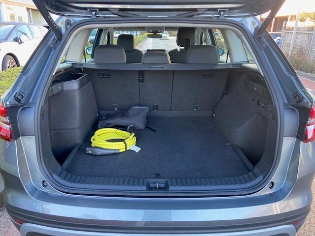 Skoda Kodiaq 1.5 TSI PHEV Business Edition / App. connect / Parkeersensoren V+A / Achteruitrijcamera / Trekhaak / Stoelverwarming