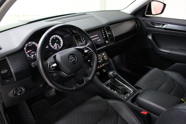 Skoda Kodiaq 1.5 TSI Business Edition DSG 7-Persoons Navigatie | Parkeercamera | 18" Velgen | Trekhaak