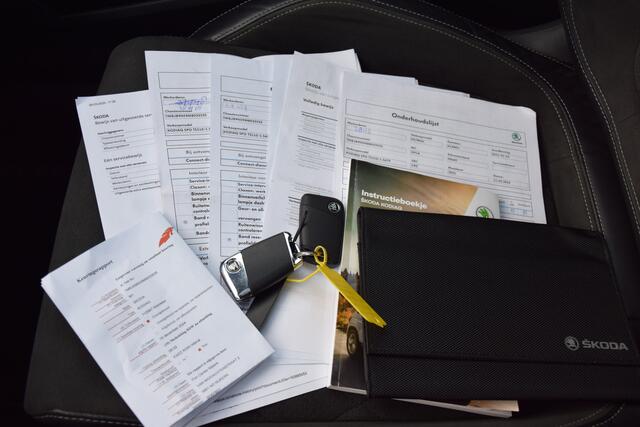 Skoda Kodiaq 1.5 TSI 150PK DSG Automaat Sportline Business | Org. NL | BOVAG Garantie | Trekhaak | Comfort pakket (adaptive cruise control met front assist, verwarmbare voorstoelen) | Panoramadak | Parkeer camera | Virtual dashboard | Stoelverwarming