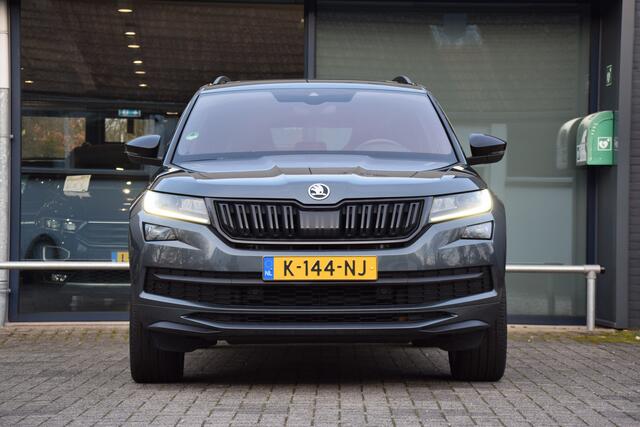 Skoda Kodiaq 1.5 TSI 150PK DSG Automaat Sportline Business | Org. NL | BOVAG Garantie | Trekhaak | Comfort pakket (adaptive cruise control met front assist, verwarmbare voorstoelen) | Panoramadak | Parkeer camera | Virtual dashboard | Stoelverwarming