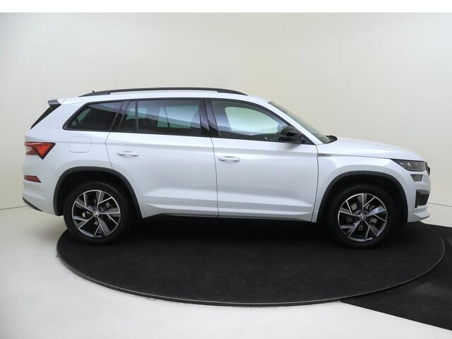 Skoda Kodiaq 1.5 TSI Sportline Business 7p. | Keyless | Achteruitrijcamera | Adaptieve cruise control | CarPlay | Navigatie | Elektrisch verstelbare bestuurdersstoel | Digital cockpit |