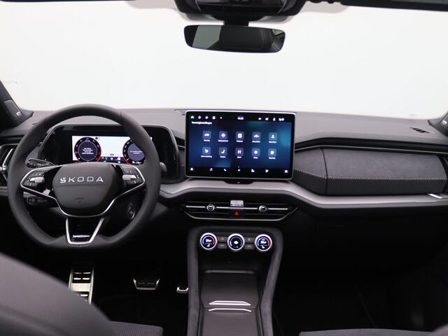 Skoda Kodiaq 1.5 TSI MHEV Sportline Business 7p 150PK DSG Pano-Schuifdak, Trekhaak, 360gr. Camera, 20" LM Velgen, Canton Audio, Memorystoelen, Side Assist, Keyless, Virtual Pedal, Winter Pakket, Matrix LED-Verlichting