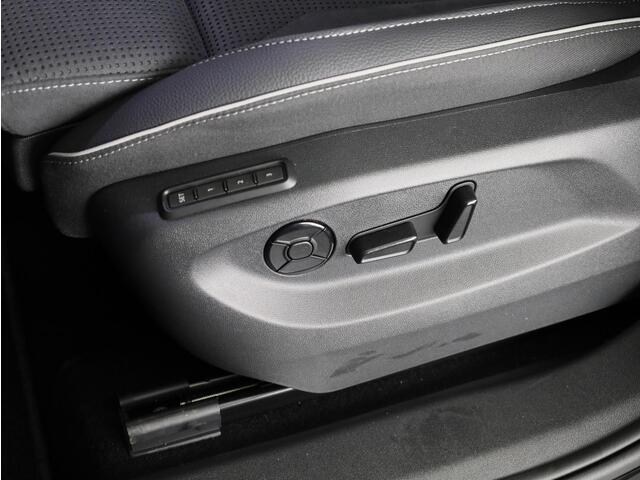 Skoda Kodiaq Sportline Business PHEV 1.5 TSI 204 pk 6 versn. DSG | Panoramadak | Trekhaak | Light & View | Elek. stoel | Adaptive Cruise | Blind Spot |