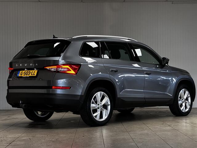 Skoda Kodiaq 1.5 TSI Limited Business Edition/ Trekhaak/ Camera/ LED Koplampen/ LEDER-Alcantara/ Audio-Premium/ Apple + Android/ Keyless/ DAB+/ PDC V+A/ Extra Getint glas/ Ambient Light.