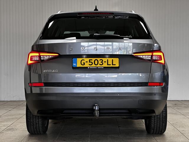 Skoda Kodiaq 1.5 TSI Limited Business Edition/ Trekhaak/ Camera/ LED Koplampen/ LEDER-Alcantara/ Audio-Premium/ Apple + Android/ Keyless/ DAB+/ PDC V+A/ Extra Getint glas/ Ambient Light.