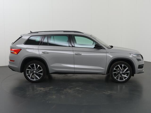 Skoda Kodiaq 1.5 TSI Sportline Business | Trekhaak | Panoramadak | Cruise Control Adaptief | Canton Sound | Parkeercamera | LED | Stoelverwarming voor & achter | Apple Carplay/Android Auto | Keyless Entry/Go |