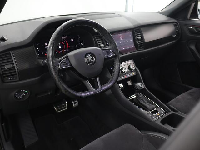 Skoda Kodiaq 1.5 TSI Sportline Business | Trekhaak | Panoramadak | Cruise Control Adaptief | Canton Sound | Parkeercamera | LED | Stoelverwarming voor & achter | Apple Carplay/Android Auto | Keyless Entry/Go |