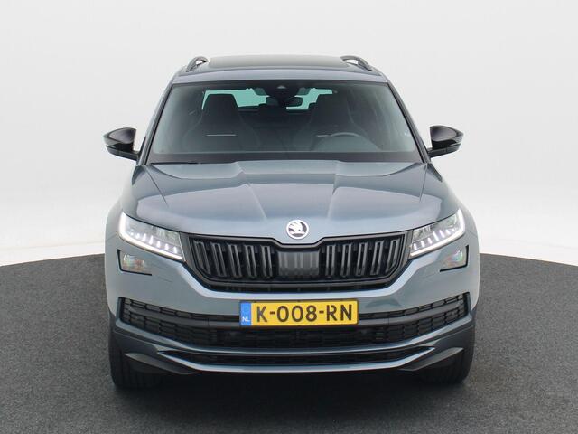 Skoda Kodiaq 1.5 TSi 150 Pk Sportline Business 7 Persoons | Trekhaak | Panoramadak | Elektrische Achterklep | CarPlay | Adaptive Cruise | Digital Cockpit | 117.561 Km!!