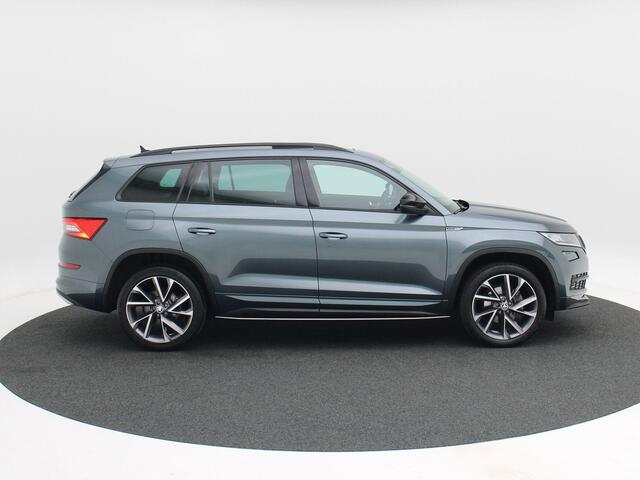 Skoda Kodiaq 1.5 TSi 150 Pk Sportline Business 7 Persoons | Trekhaak | Panoramadak | Elektrische Achterklep | CarPlay | Adaptive Cruise | Digital Cockpit | 117.561 Km!!