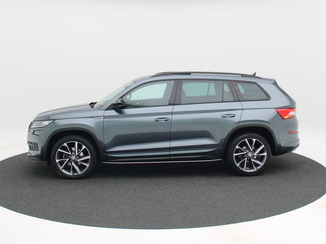 Skoda Kodiaq 1.5 TSi 150 Pk Sportline Business 7 Persoons | Trekhaak | Panoramadak | Elektrische Achterklep | CarPlay | Adaptive Cruise | Digital Cockpit | 117.561 Km!!