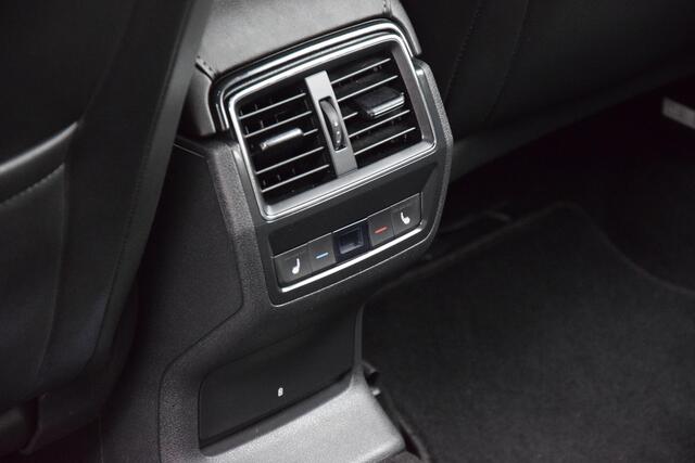 Skoda Kodiaq 1.5 TSI Business Edition Plus | Org. NL | BOVAG Garantie | Trekhaak | 360 Camera | Elektrische Voorstoelen | Stoelverwarming Voor+Achter | Elektrische Kofferklep |