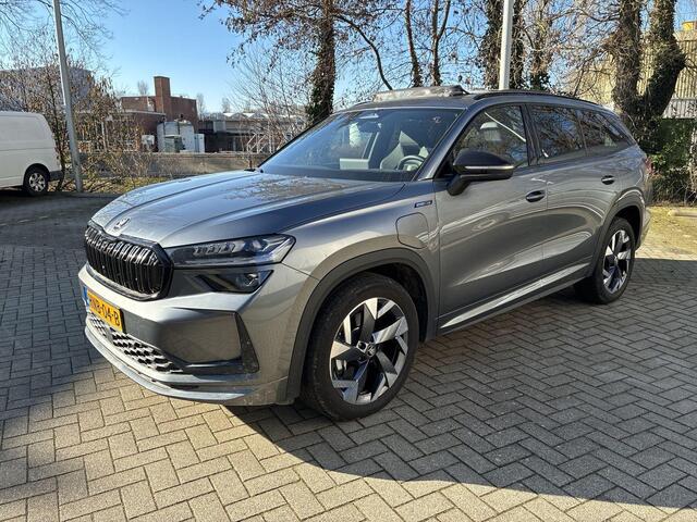 Skoda Kodiaq 1.5 TSI PHEV 204pk Sportline Business · Panoramadak · Camera · Trekhaak · Matrix LED · Canton Audio · Side Assist · Elek. Voorstoelen + Geheugen · Garantie t/m 14-05-2029 of 100.000km