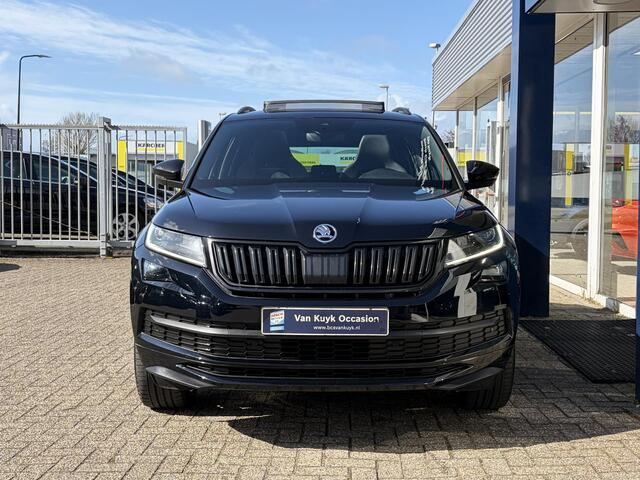 Skoda Kodiaq 2.0 TSI 4x4 Sportline Business / Automaat / 1e-Eigenaar / Open-Panodak / Alcantara / Canton Premium-Audio / Adaptieve Control-Control / Stoelverwarming / Elektr.-Stoelen met Geheugen / Apple-Carplay & Android-Auto / Elektr.-Wegklapbare Trekhaak / Dodehoek