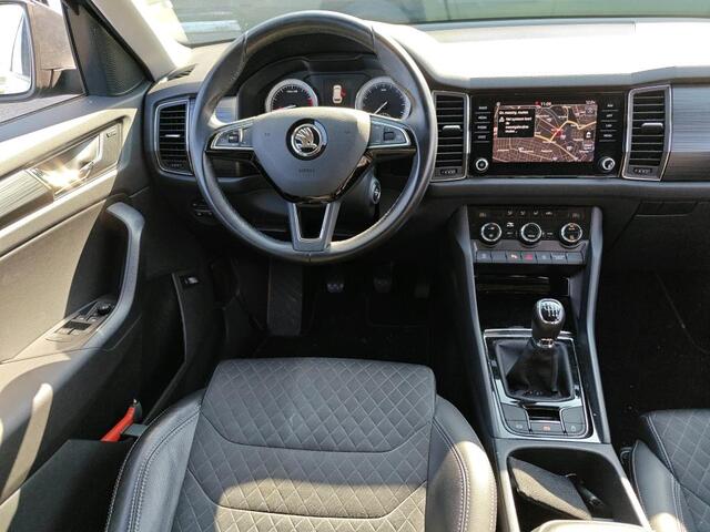 Skoda Kodiaq 1.5 TSI 150pk Business Edition Sunset Navigatie / Camera / 18"LM velgen / A-Klep elektrisch / PDC / Clima / LED verlichting