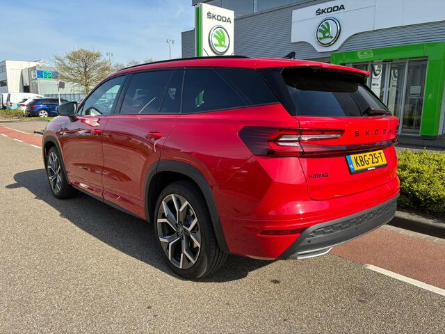 Skoda Kodiaq 1.5 TSI PHEV Sportline Business / Elek. Trekhaak / Pano dak / Elek. Bestuurderstoel / 20 Inch velgen