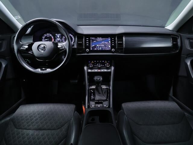 Skoda Kodiaq 1.5 TSI Sport [STOELVERWARMING, CAMERA, TREKHAAK, APPLE CARPLAY, AUTOMATISCHE VERLICHTING, NAVIGATIE, NIEUWSTAAT]