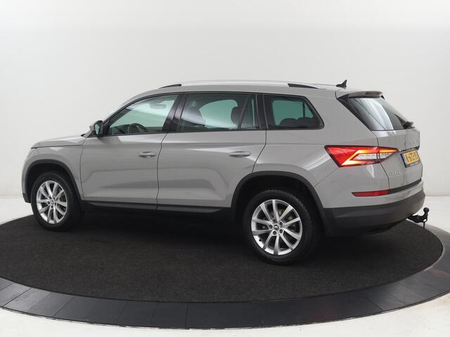 Skoda Kodiaq 1.5 TSI Business Edition | Trekhaak | Half leder | Keyless | Carplay | Canton Sound | Sfeerverlichting | Navigatie | Camera | Cruise control | Full LED | Bluetooth | Climate control