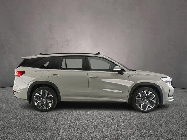 Skoda Kodiaq Sportline Business 1.5 TSI PHEV 204pk DSG Automaat Trekhaak, Panoramadak, Adaptive cruise control, Achteruitrijcamera, LED matrix koplampen