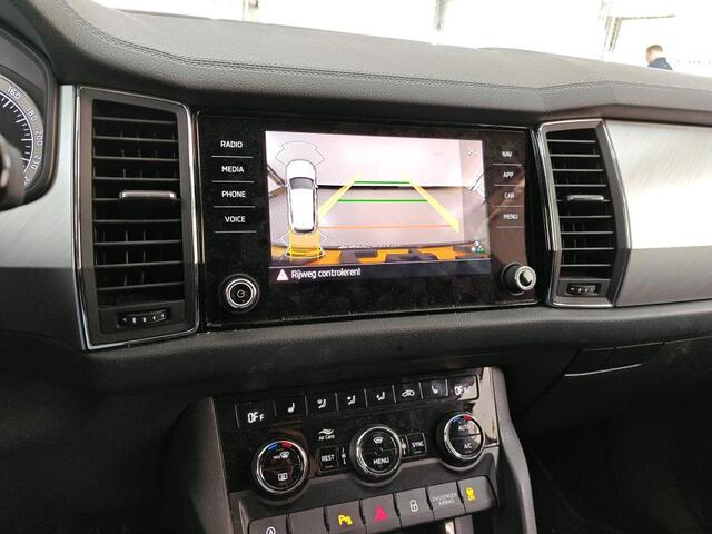 Skoda Kodiaq 1.5 TSI Business Edition / AUTOMAAT/ NAVI/ CRUISE/ CLIMATE/ STOELVERWARMING/ PARK. SENSOREN + CAMERA/18" LMV