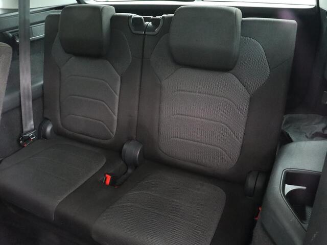 Skoda Kodiaq 1.5 TSI Style 7-Persoons | Stoelverwarming | Trekhaak | Adaptive cruise | Virtual Cockpit | Carplay | Camera | Navigatie | Keyless | Full LED | Climate control | Parkeerhulp